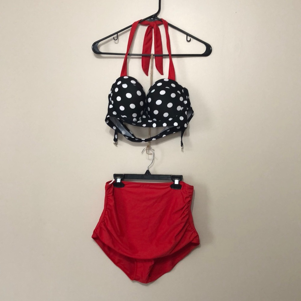 Two-piece high waist swimsuit